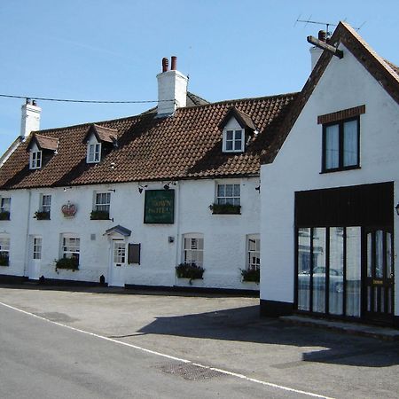 Mundford The Crown Hotel מראה חיצוני תמונה
