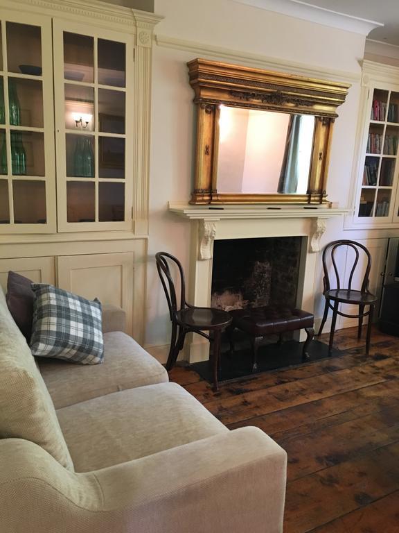 Mundford The Crown Hotel מראה חיצוני תמונה