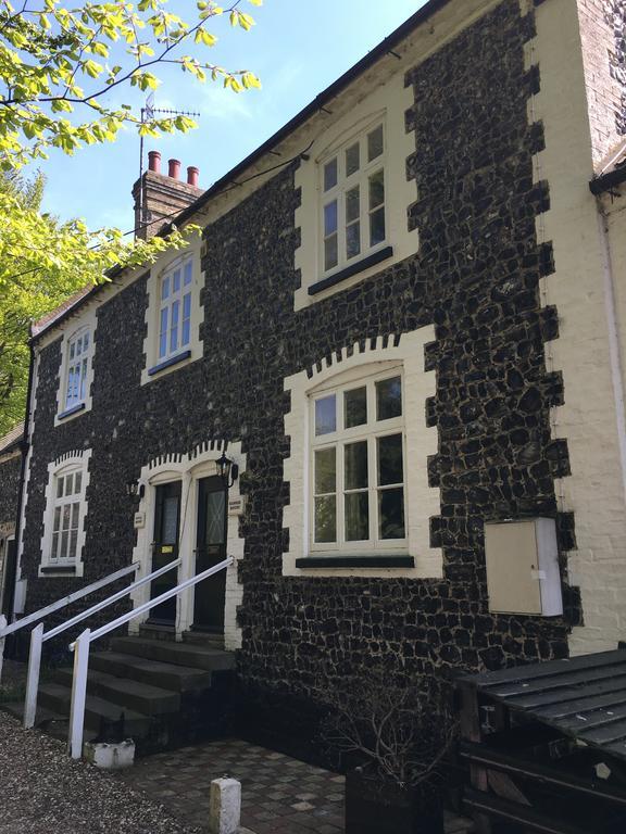 Mundford The Crown Hotel מראה חיצוני תמונה