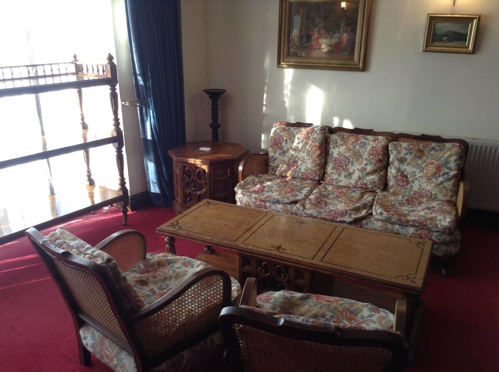Mundford The Crown Hotel מראה חיצוני תמונה
