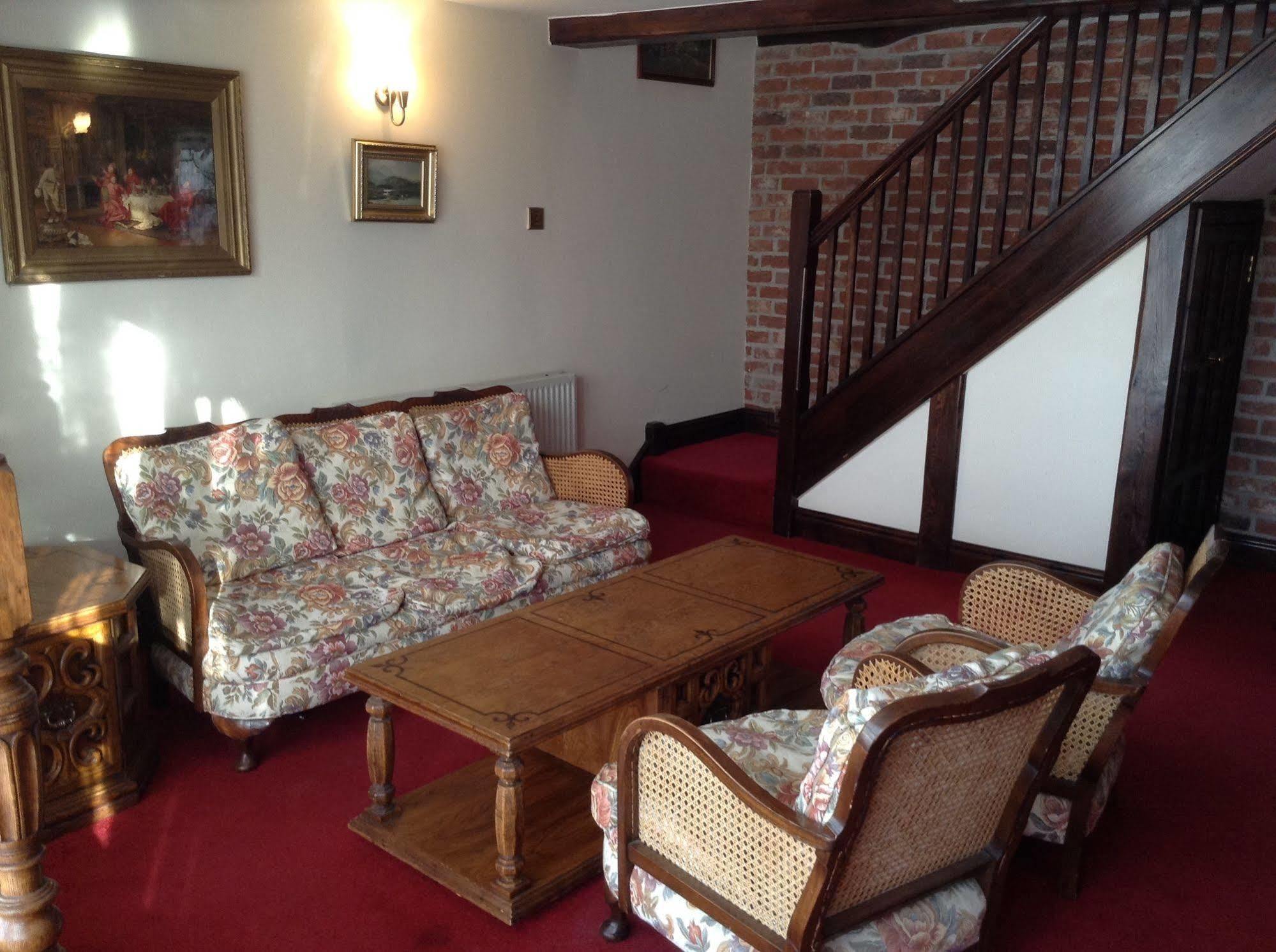 Mundford The Crown Hotel מראה חיצוני תמונה