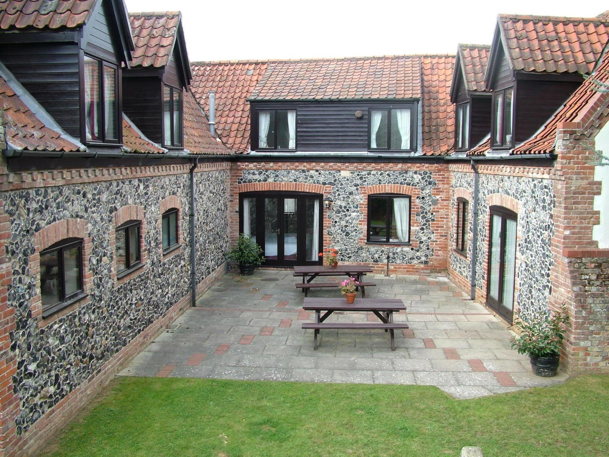 Mundford The Crown Hotel מראה חיצוני תמונה
