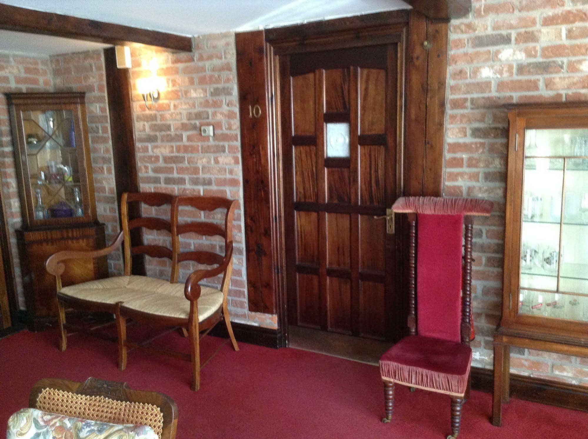 Mundford The Crown Hotel מראה חיצוני תמונה